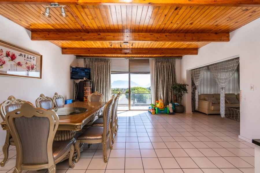 6 Bedroom Property for Sale in Welgelegen Western Cape